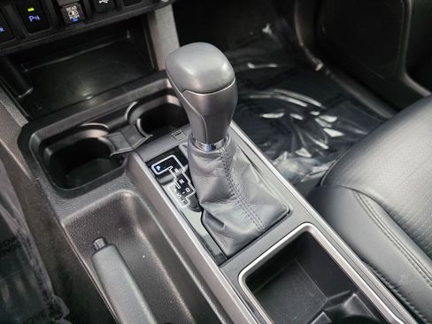 Used 2023 Toyota Tacoma TRD Off-Road w/ TRD Premium Off Road Package image 25