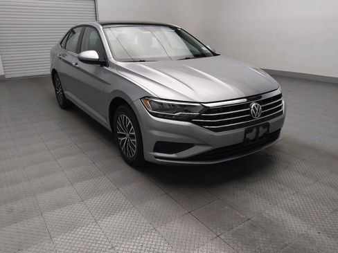 Used 2021 Volkswagen Jetta SE w/ SE Cold Weather Package image 13