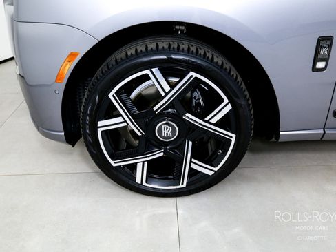 Used 2026 Rolls-Royce Cullinan Black Badge image 40