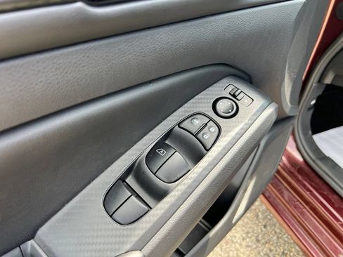 Used 2025 Nissan Altima 2.5 SV FWD image 16