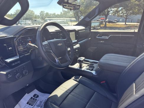 Used 2024 Chevrolet Silverado 1500 High Country w/ High Country Premium Package image 15