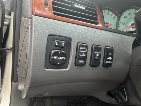 Used 2006 Toyota Solara SE FWD image 33