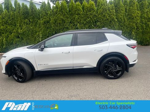 Used 2025 Chevrolet Equinox EV RS FWD image 4