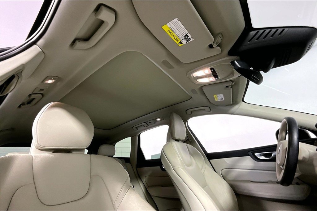 Used 2023 Volvo XC60 B5 Plus FWD image 22