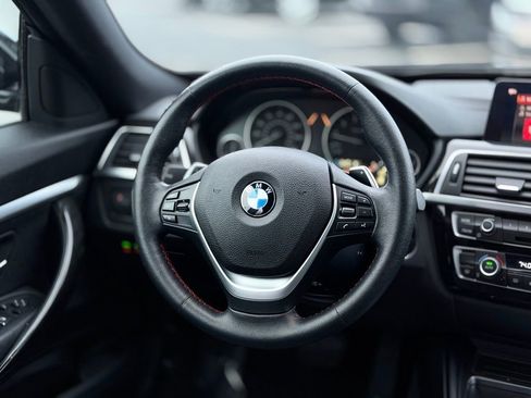 Used 2019 BMW 330i Gran Turismo xDrive 330 Gran Turismo i xDrive image 12