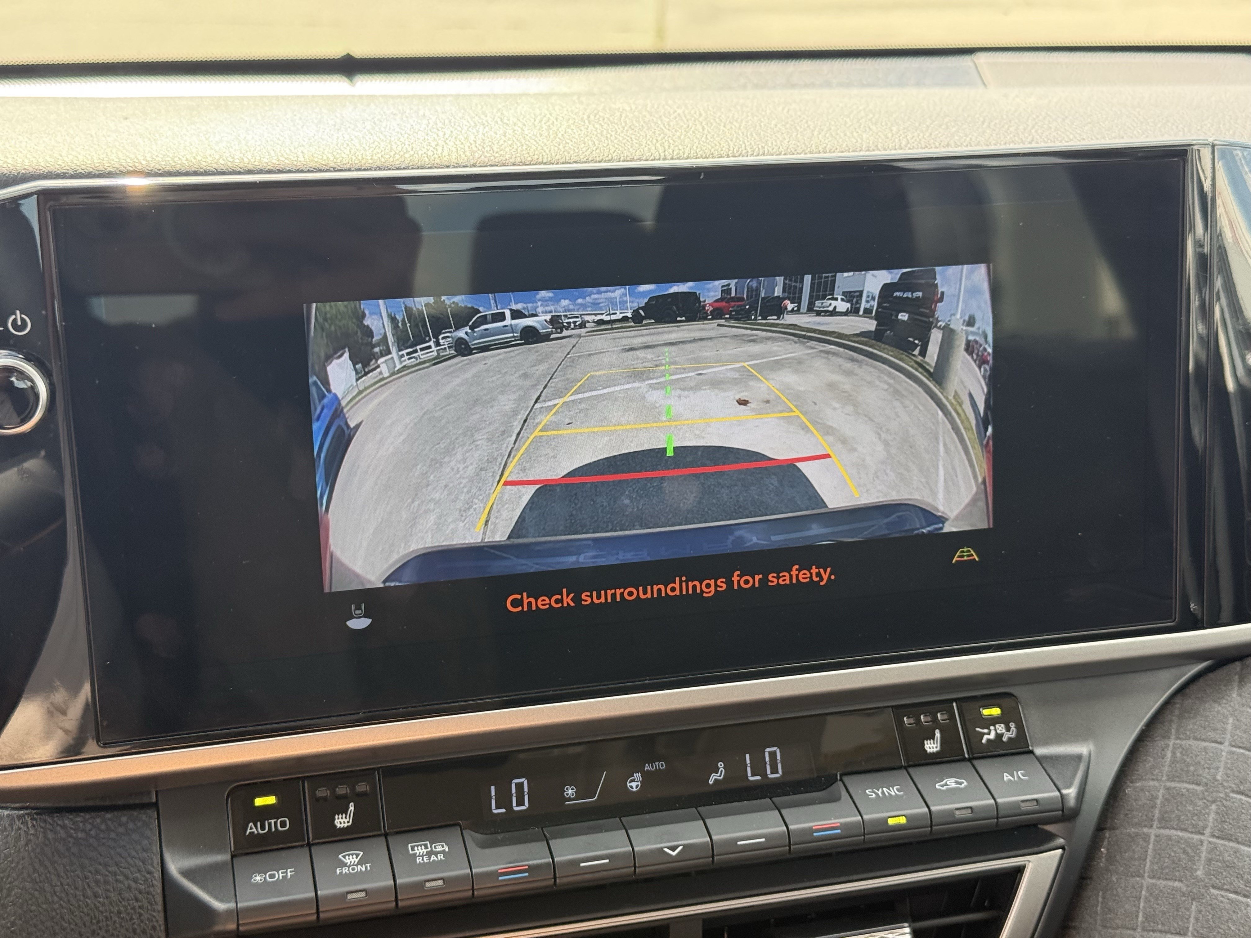 Used 2025 Toyota Camry XLE FWD image 21