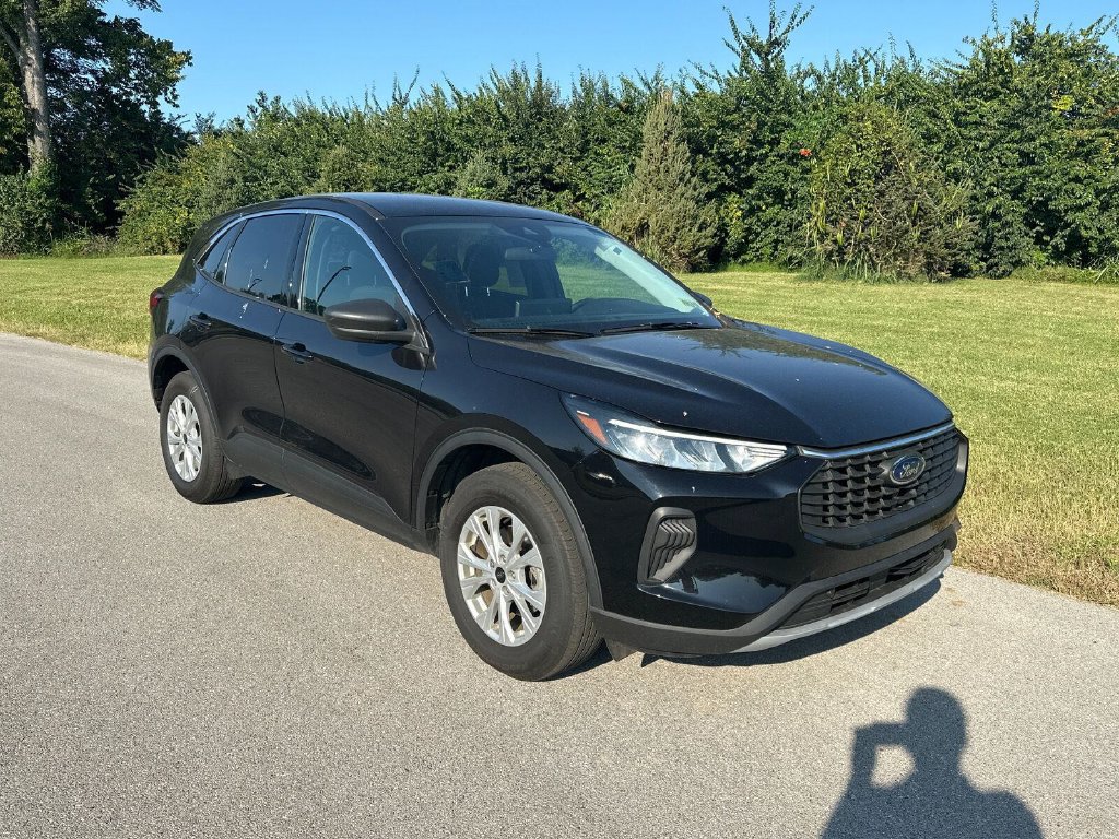 Used 2024 Ford Escape Active w/ Tech Pack #1 AWD/4WD image 1