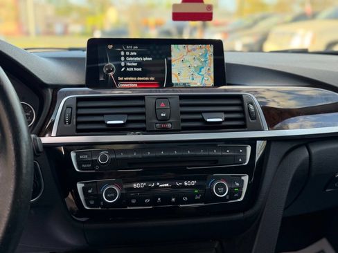 Used 2016 BMW 320i xDrive Sedan image 12