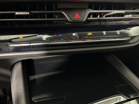 Used 2025 Buick Envision Preferred image 32