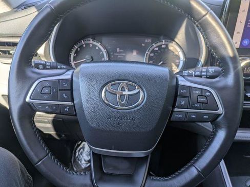 Certified 2024 Toyota Highlander XLE AWD/4WD image 25