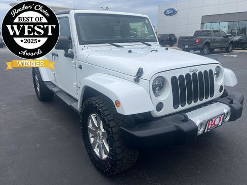 Used 2012 Jeep Wrangler Unlimited Sahara w/ Connectivity Group AWD/4WD image 1