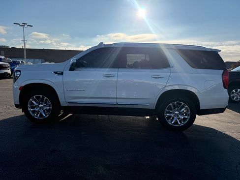 Used 2023 GMC Yukon SLT w/ SLT Luxury Package AWD/4WD image 12