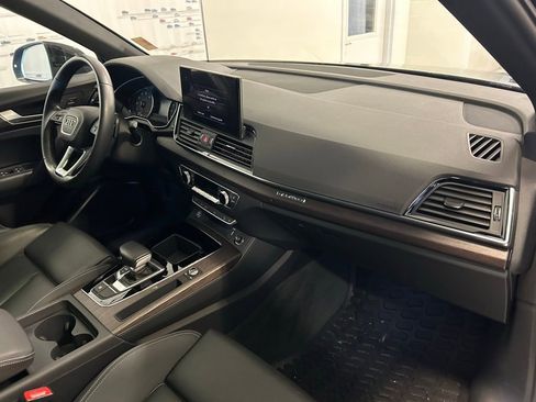 Used 2023 Audi Q5 2.0T Premium w/ Convenience Package image 23