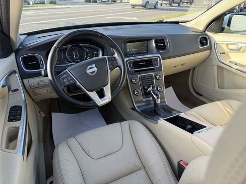 Used 2014 Volvo S60 T5 image 12