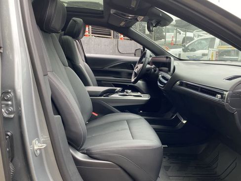 Used 2024 Cadillac Lyriq Luxury w/ LPO, Floor Liner Package AWD/4WD image 19