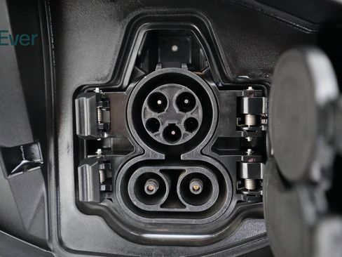 Used 2024 Nissan Ariya Platinum + image 24