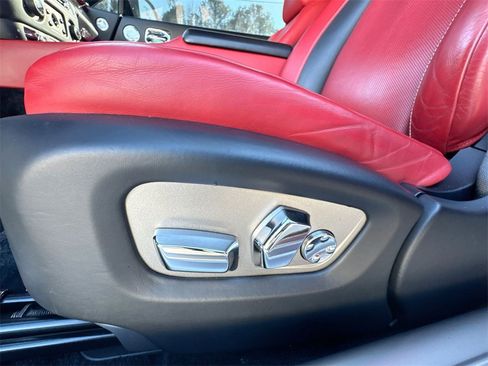Used 2020 Rolls-Royce Wraith image 14