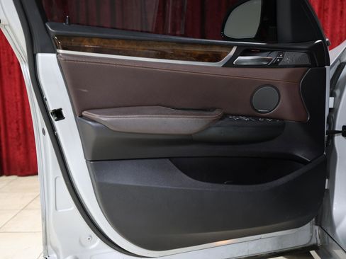 Used 2015 BMW X3 xDrive28d image 11