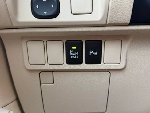 Used 2013 Lexus ES 300h w/ Luxury Pkg FWD image 27
