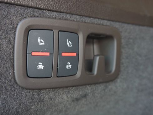 Used 2017 Audi Q7 3.0T Premium Plus image 16