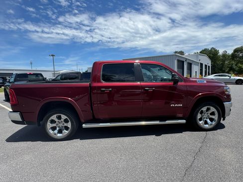 Used 2025 RAM 1500 Big Horn AWD/4WD image 4