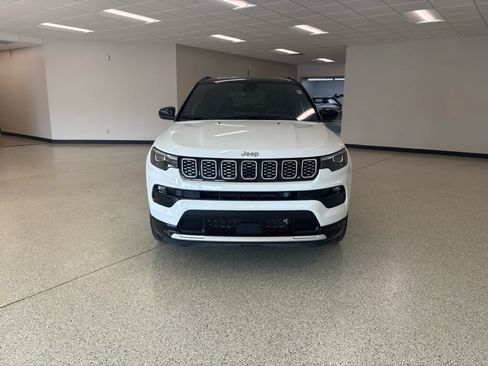 Used 2024 Jeep Compass Limited w/ Elite Group AWD/4WD image 2