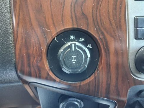 Used 2012 Ford F350 Lariat w/ Lariat Interior Pkg AWD/4WD image 18