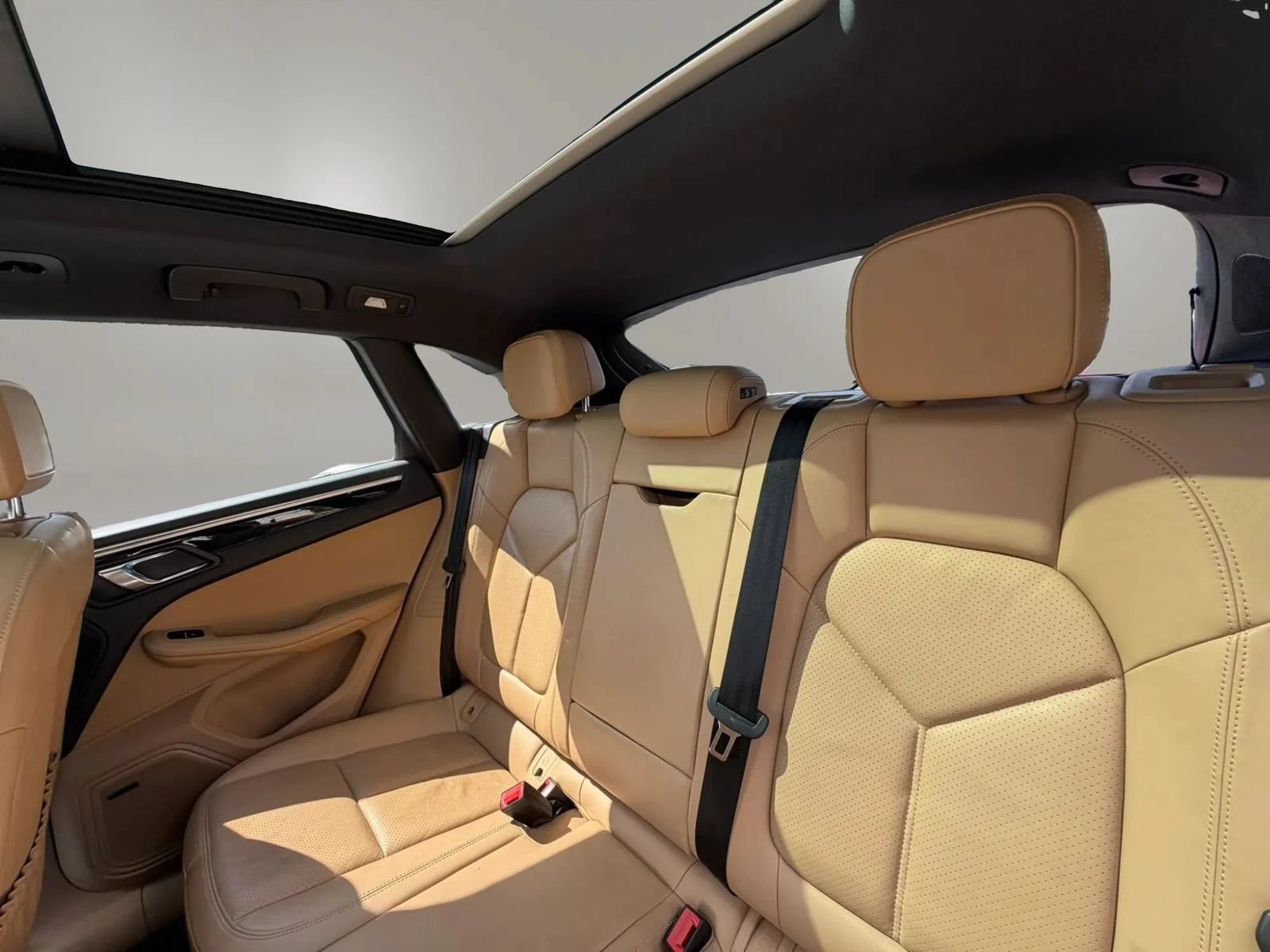 Used 2018 Porsche Macan Sport Edition AWD/4WD image 22