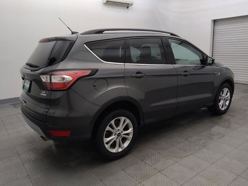 Used 2018 Ford Escape SE FWD image 10