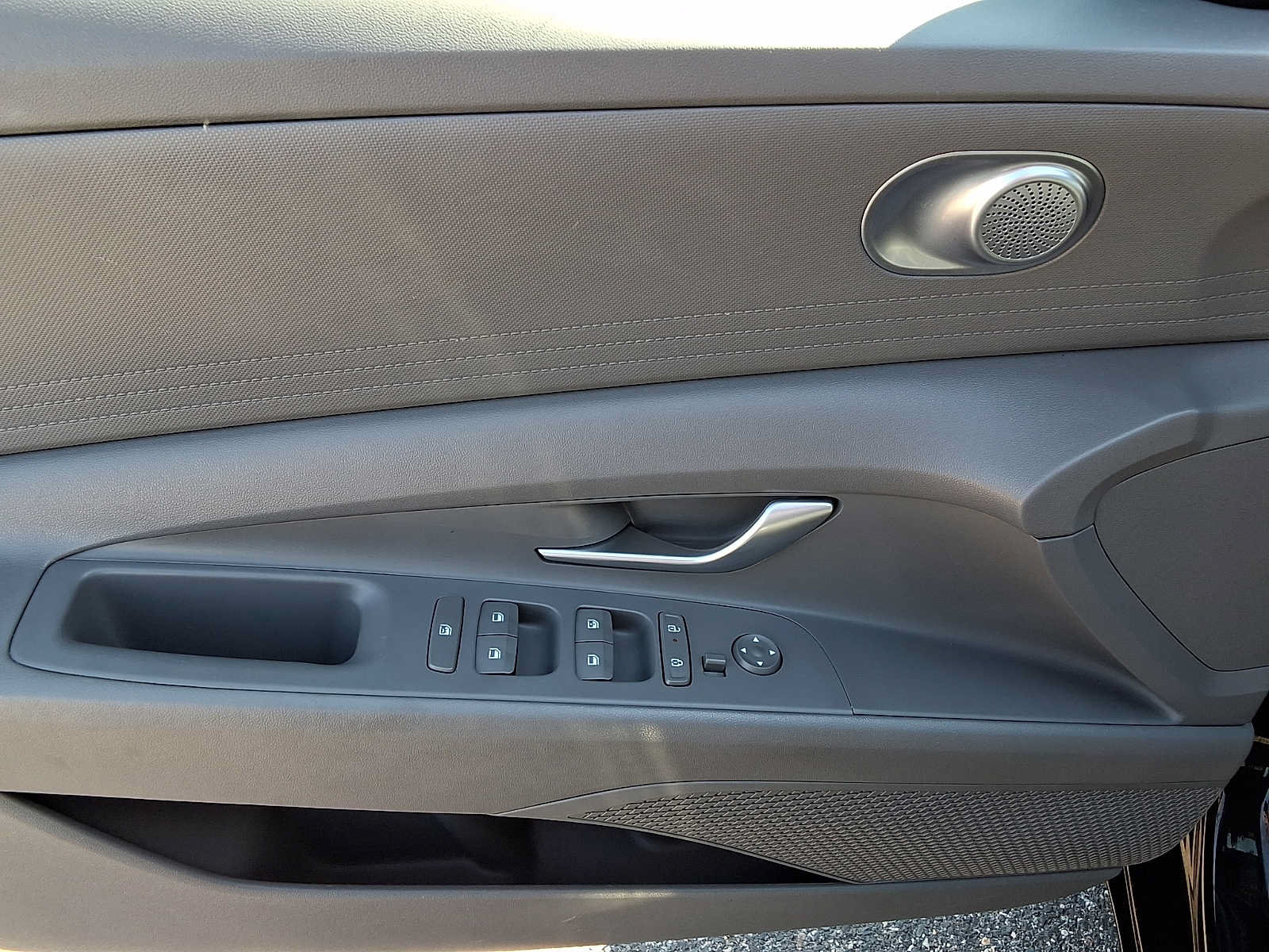 Used 2024 Hyundai Elantra SEL FWD image 13