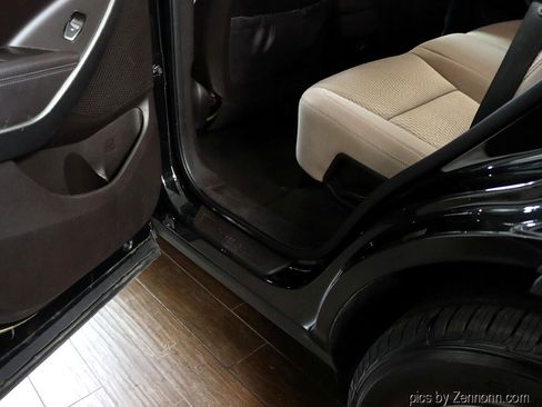 Used 2017 Hyundai Santa Fe Sport image 28