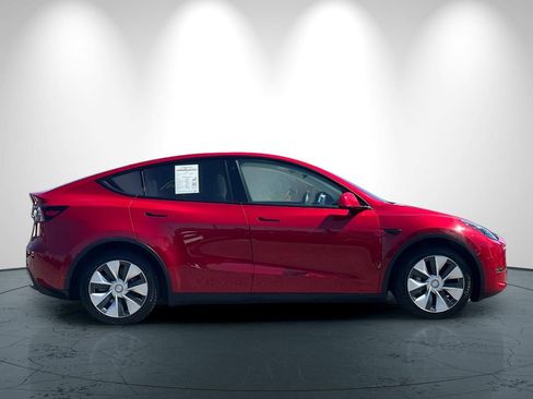 Used 2021 Tesla Model Y Long Range AWD/4WD image 3