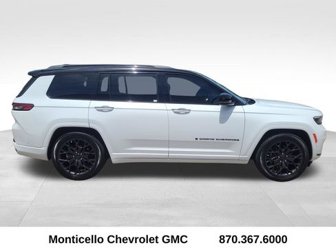 Used 2023 Jeep Grand Cherokee L Summit AWD/4WD image 9