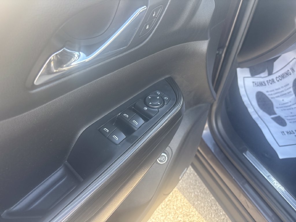 Used 2017 GMC Acadia SLT FWD image 16
