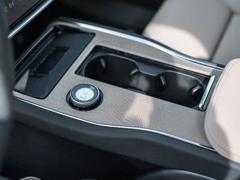 New 2025 Volvo EX90 Plus image 21