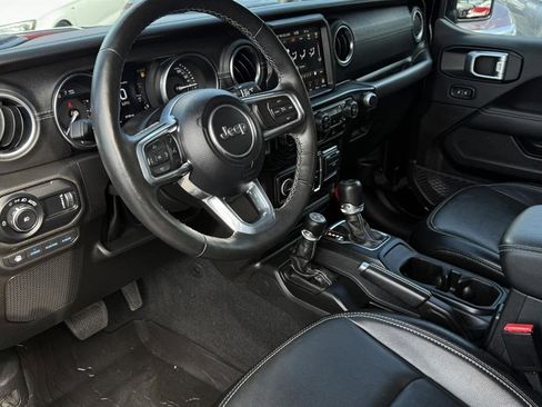 Used 2023 Jeep Wrangler Unlimited Sahara w/ Cold Weather Group AWD/4WD image 28
