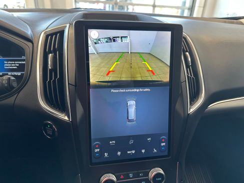 Used 2024 Ford Edge Titanium w/ Class II Trailer Tow Package image 19