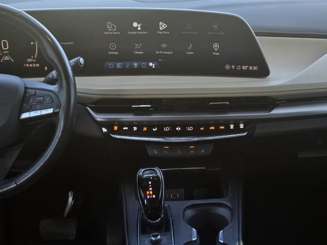 Used 2024 Cadillac XT4 Luxury w/ Cold Weather Package FWD image 17