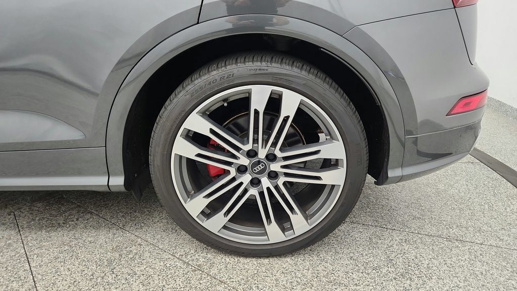 Used 2018 Audi SQ5 Prestige w/ Prestige Package AWD/4WD image 15