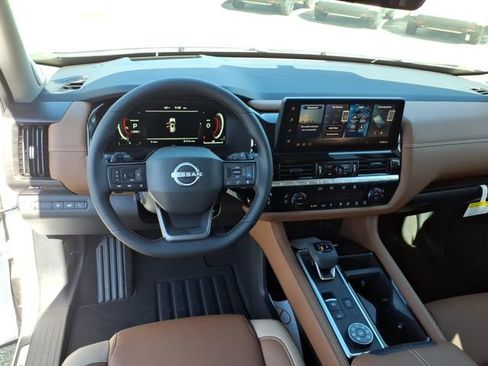 New 2026 Nissan Pathfinder Platinum AWD/4WD image 9