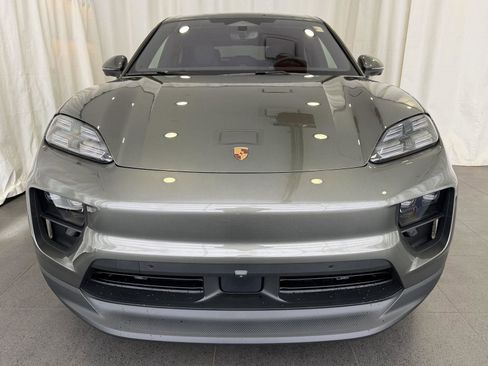 New 2026 Porsche Macan 4 Electric image 6