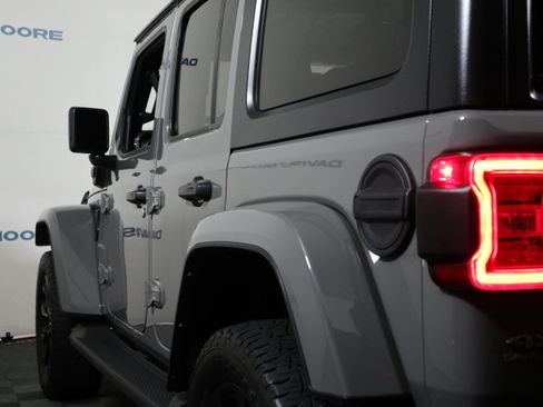 Used 2021 Jeep Wrangler Unlimited Sahara w/ Cold Weather Group AWD/4WD image 10