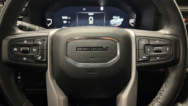 Used 2023 GMC Yukon Denali AWD/4WD image 16