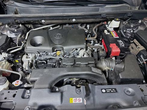 Certified 2021 Toyota RAV4 LE FWD image 29
