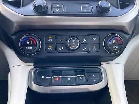 Used 2023 GMC Acadia Denali FWD image 34