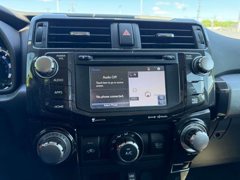 Used 2018 Toyota 4Runner TRD Off-Road w/ TRD Performance Package AWD/4WD image 12