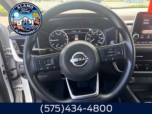 Used 2023 Nissan Rogue S image 6