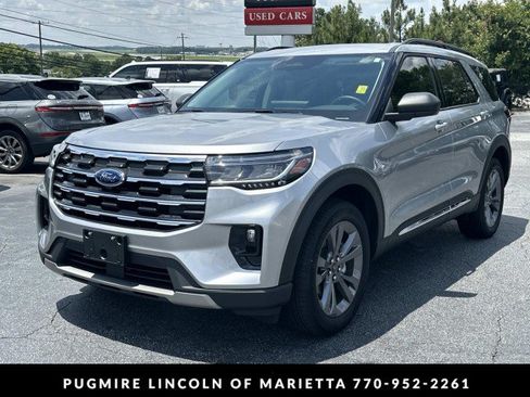 Used 2025 Ford Explorer Active w/ Active Comfort Package AWD/4WD image 3