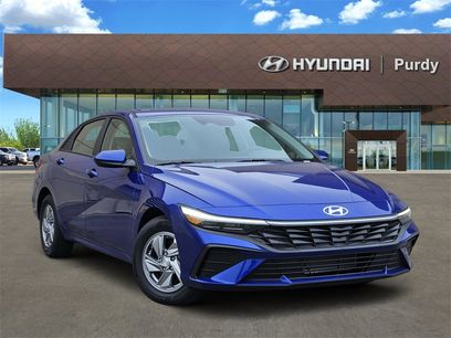 New 2025 Hyundai Elantra SE