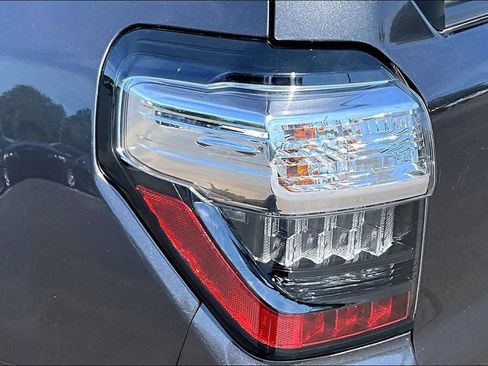 Used 2023 Toyota 4Runner Limited AWD/4WD image 23